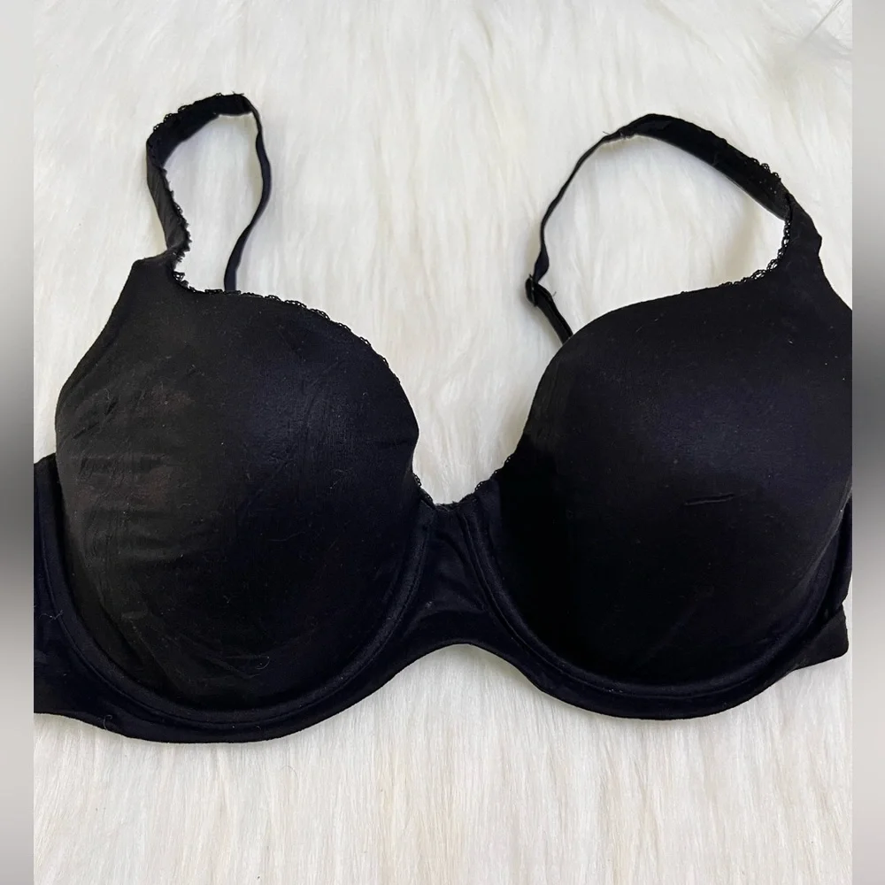 Victoria, secret Black padded bra on SALE ♥️♥️ - Picture 2 of 4